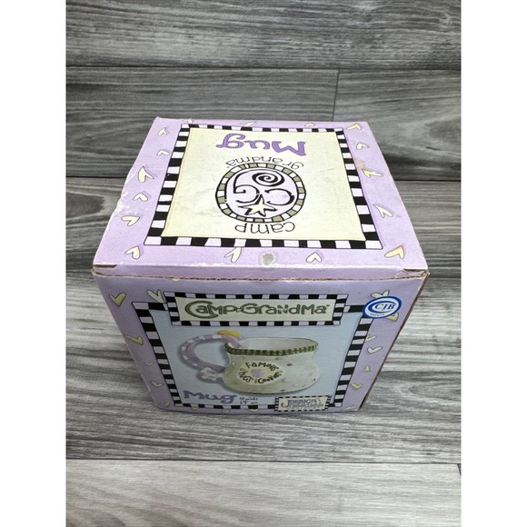 2003 Jessica Breedlove Designs Grandma FAMOUS HUGS & COOKIES 14oz Coffee Mug Cup - Picture 15 of 16